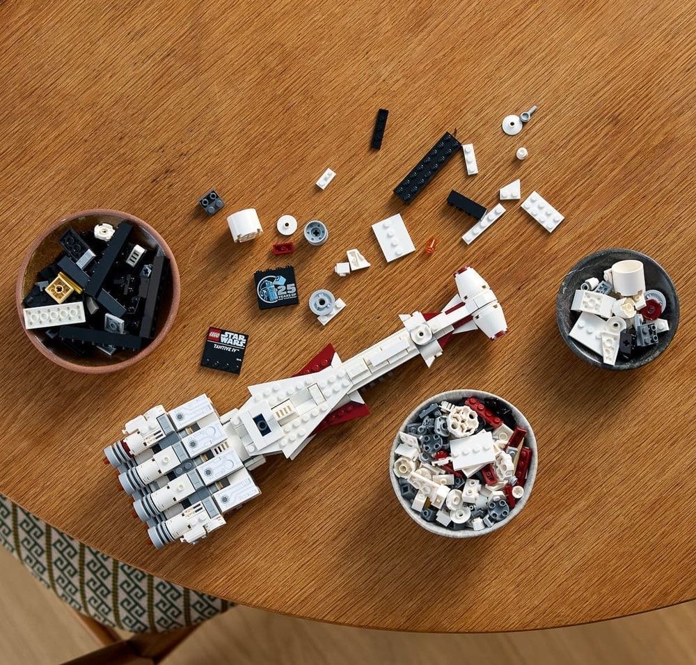 Конструктор космический корабль Tantive IV 75376, 654 деталей, серия Star Wars