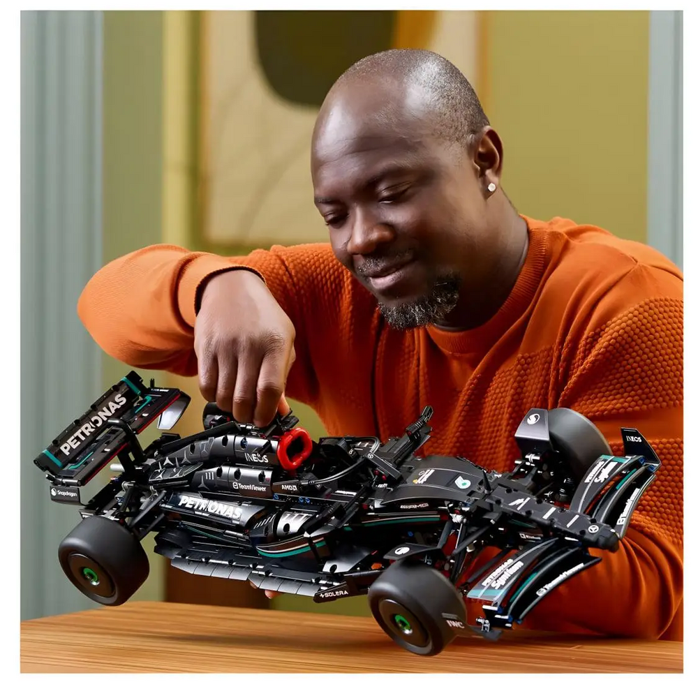 Конструктор Technic Гоночний болід Mercedes-AMG F1 W14 E Performance на 1642 деталі (88027)