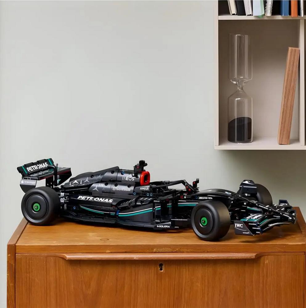 Конструктор Technic Гоночний болід Mercedes-AMG F1 W14 E Performance на 1642 деталі (88027)