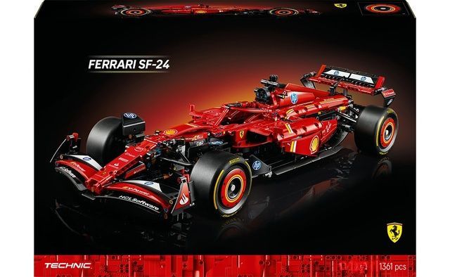Конструктор гоночный болид Technic Автомобіль F1 Ferrari SF-24 (42207), 1361 деталь