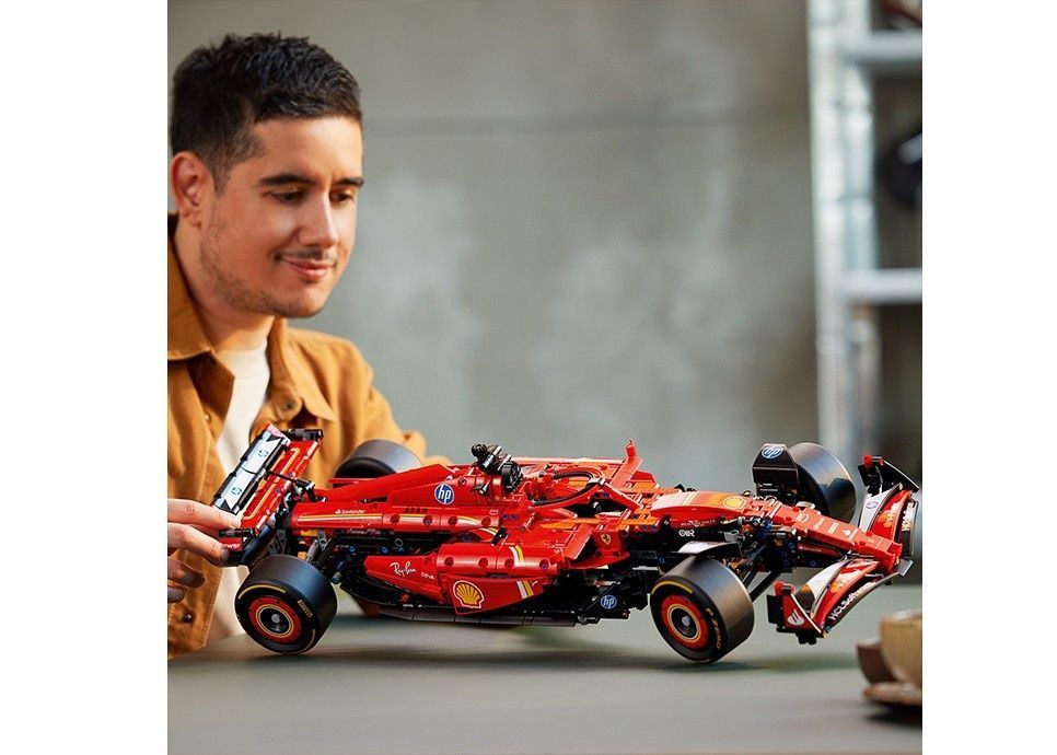 Конструктор гоночный болид Technic Автомобіль F1 Ferrari SF-24 (42207), 1361 деталь